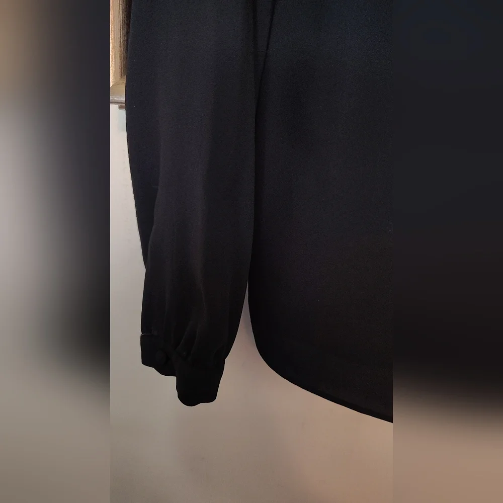 🖤 White House Black Market Contrast Blouse - Picture 4 of 6